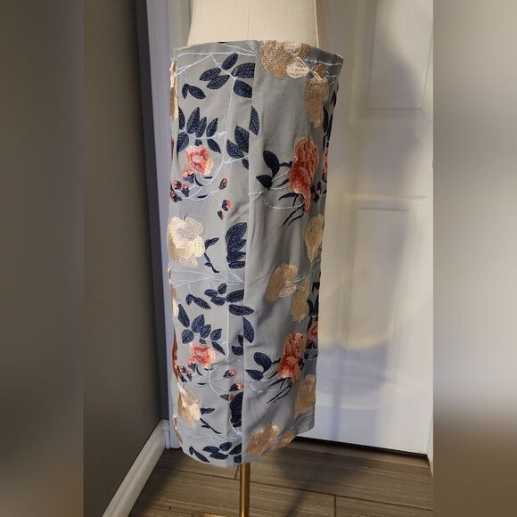 EciβNew York Floral Embroidered Midi Knee Length Pencil Skirt - Picture 6 of 9